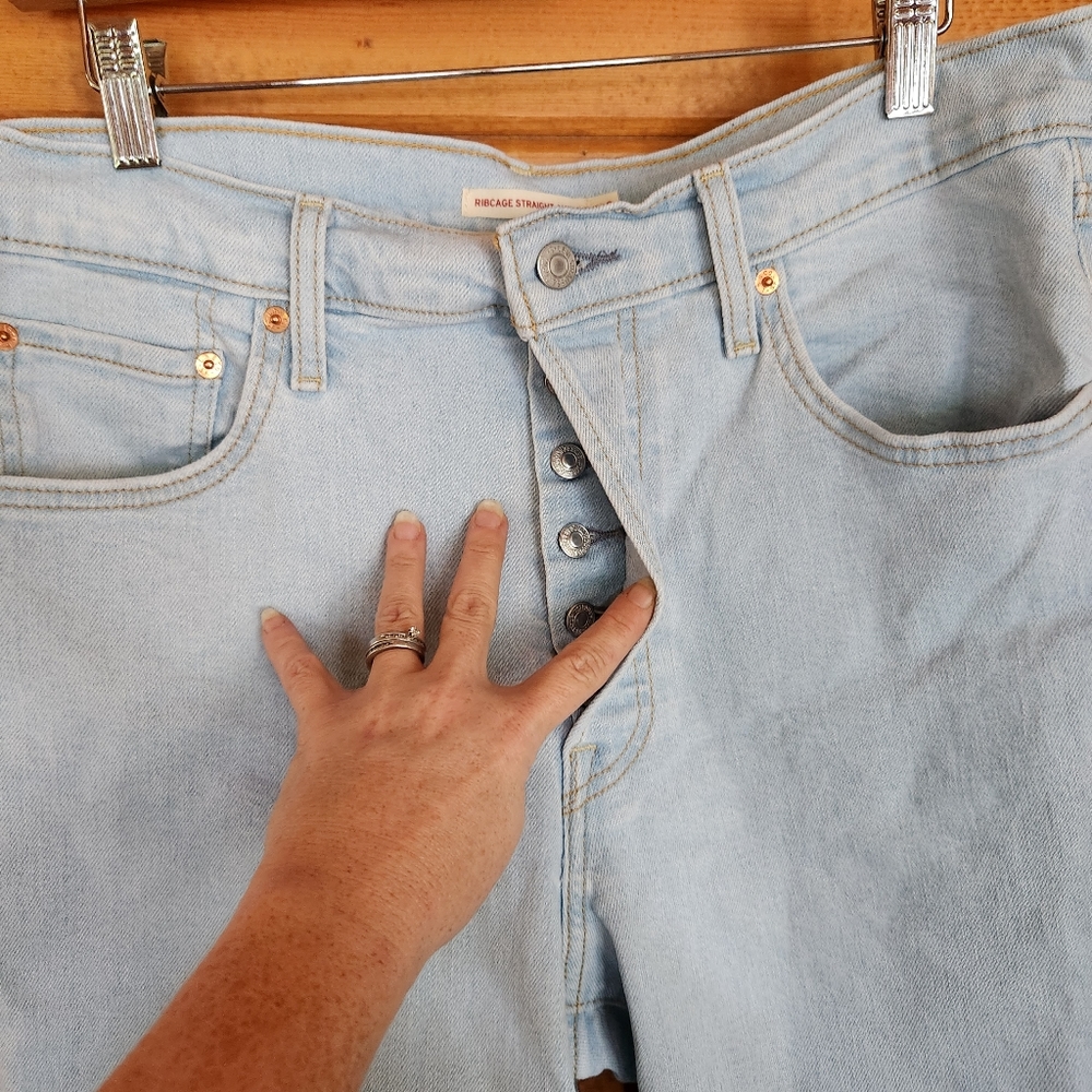 Levi's 💜 Ribcage Straight Ankle Jeans Light Wash High Rise Distressed 32 X 27"‎ - Picture 4 of 14